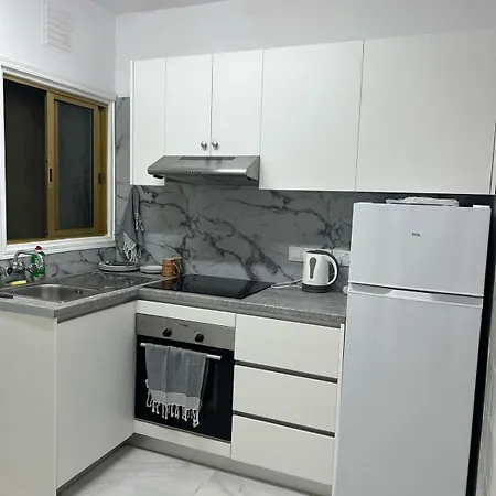 2 Bedrooms Finikoudes Apartment
