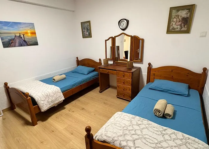 Jane 11 - 2 Bedrooms Finikoudes Lejlighed Larnaca