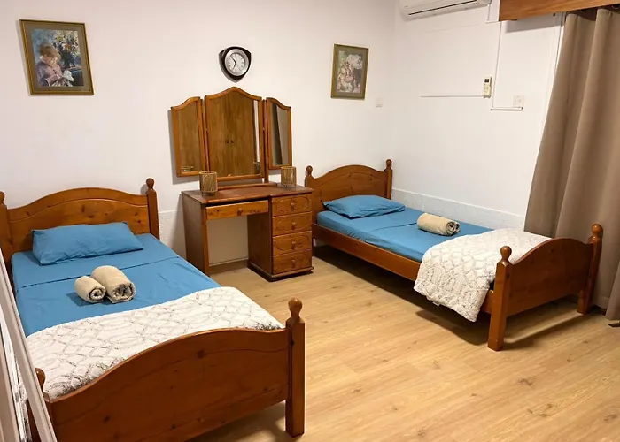 Jane 11 - 2 Bedrooms Finikoudes Larnaca